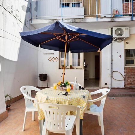 Tra Il Centro E Il Mare Apartment Con Terrazzo Ачи Костелло Экстерьер фото