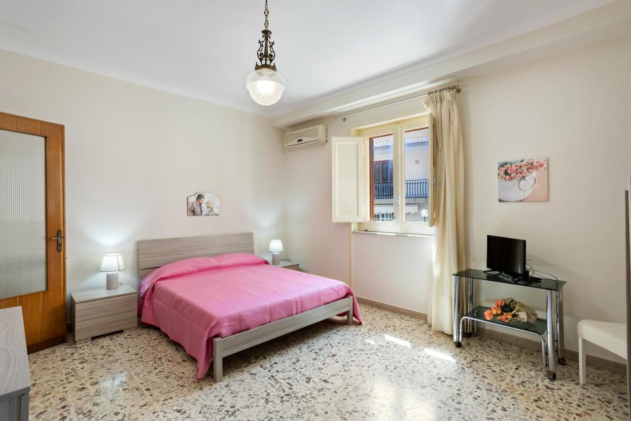 Tra Il Centro E Il Mare Apartment Con Terrazzo Ачи Костелло Экстерьер фото